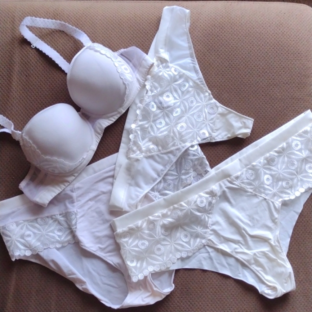 Simone Perele & Free Blush - SP Bra & Bottoms Set w/free NWT Blush skirt/slip